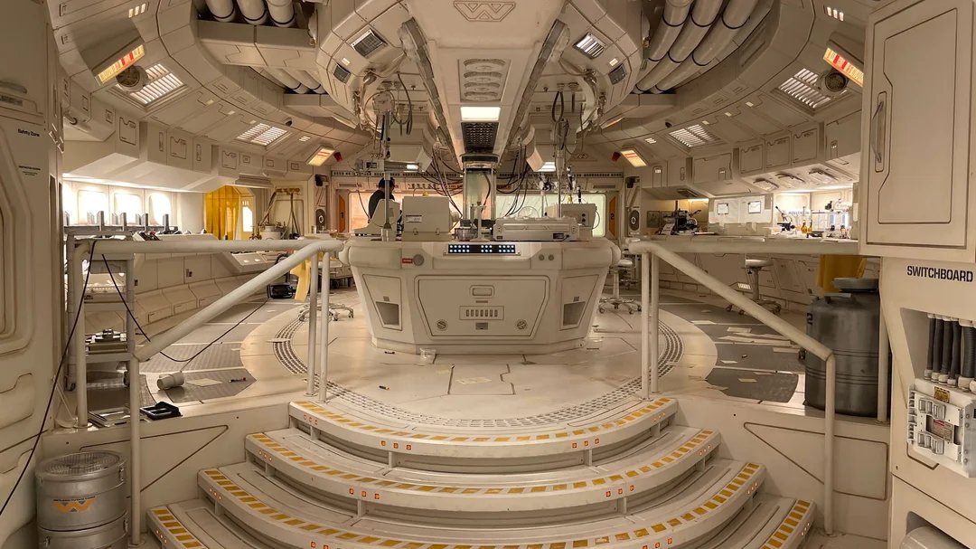 BrowseHorror's tweet photo. that alien romulus set design was *chef's kiss* https://t.co/wfTiuH9mTx