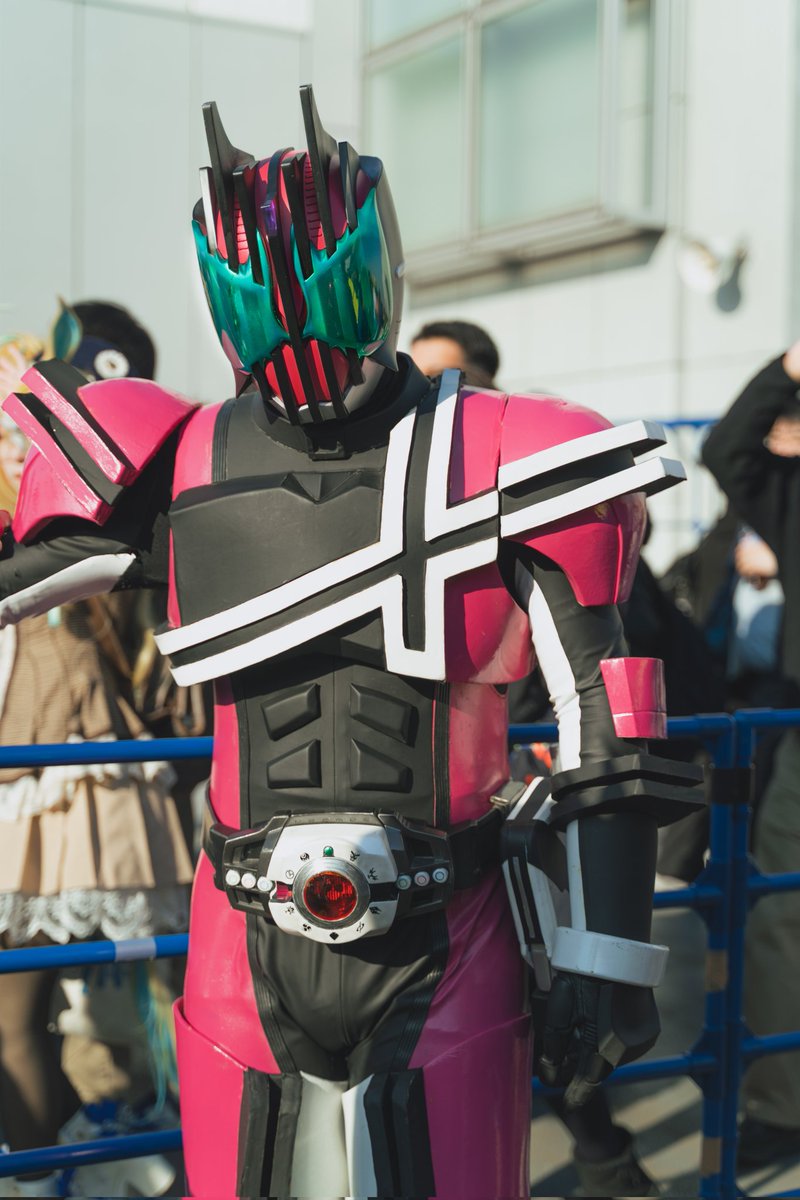 MASHdadadaaaa's tweet photo. 【初めての冬コミ記録】

超絶イケメンすぎる仮面ライダー達
クオリティ神すぎる
ゼッツとクウガ好きすぎて一生ニヤニヤしてた

#C107_cos #c107 #C107コスプレ https://t.co/gmpCkFxLgN