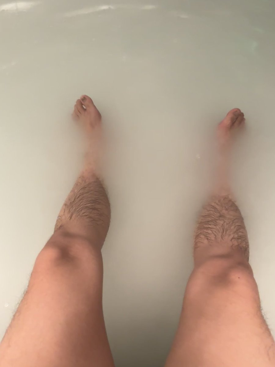 为什么不能接受脱光啊，可是泡澡真的很舒服啊