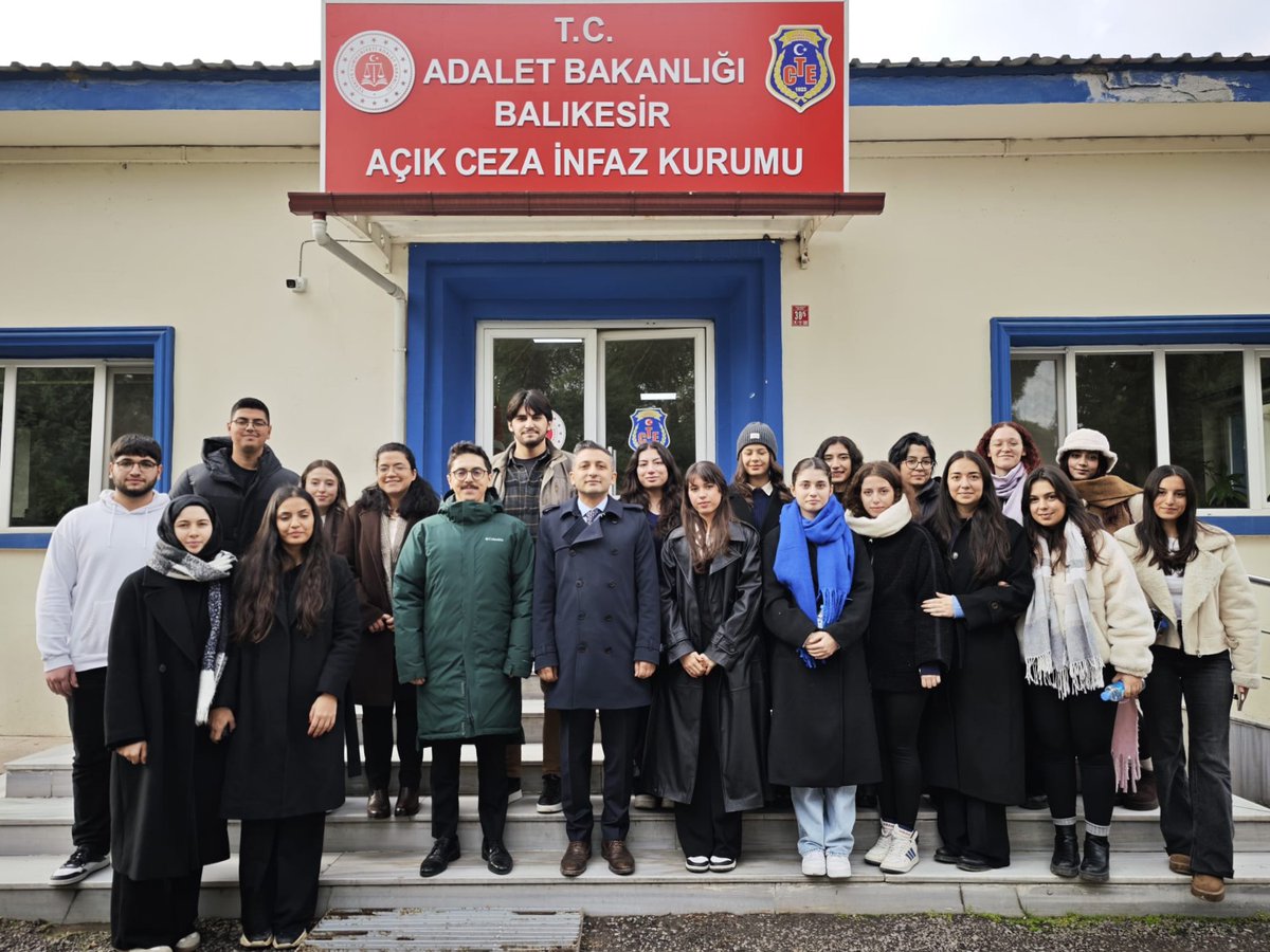 balikesiruni's tweet photo. BAÜN Hukuk Fakültesi Öğrencileri İnfaz Hukukunu Sahada Gözlemledi
https://t.co/hUMUKiHhiW https://t.co/nLqVUyqlVx