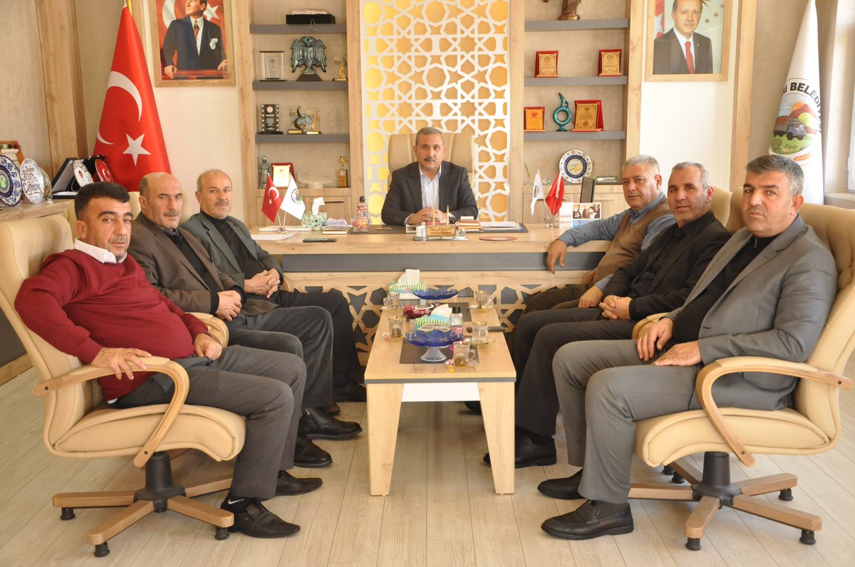 GunkBelediyesi's tweet photo. Belediye Başkanımız Sayın @ilhancetinsoy  başkanlığında Belediyemizin Ocak ayı meclis toplantısı gerçekleşti.
Birbirinden güzel hizmetlerin konuşulduğu toplantıya icabet eden Belediye Meclis Üyelerimize çok teşekkür eder, alınan kararların hayırlara vesile olmasını diliyoruz. https://t.co/8nwFGayKiD