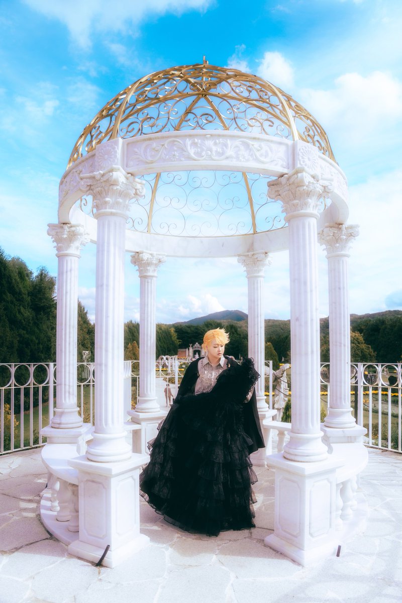 Rizan_cos's tweet photo. 秘蜜 ~黒の誓い~

My dear, lying cold
싸늘히 쓰러진 나의 그대여
I will spend all my life for you as I swore on that day...
그날에 맹세했듯이 내 삶을 모두 그대에게 바치리다

#cosplay #VOCALOID
#鏡音レン 

📷.@Luke__pic https://t.co/LKt2rJwmJ3