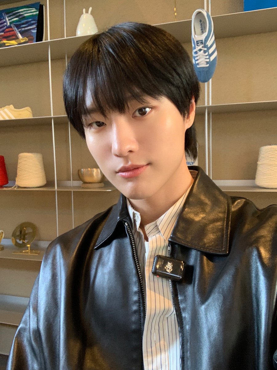 [📷]
260102 옹스앤더시티

아 롤하고싶다
(못하는거 Arm, 아이언인거 Arm)

사실 게임? 못해도 됨
그저 여니랑 같이 게임하면서
소떡소떡 먹는 상상..🤤

#WOODZ #우즈
#옹스앤더시티