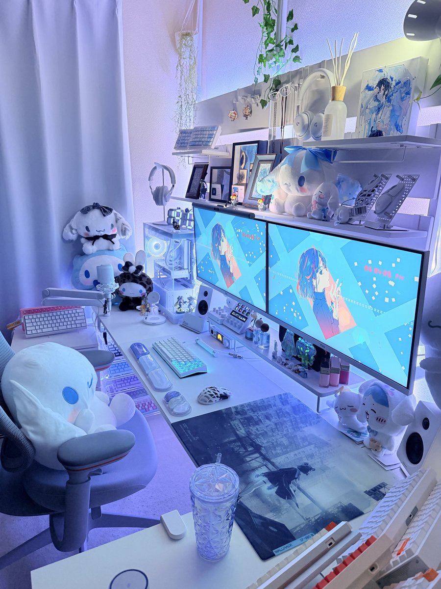 キョントコ部屋 White…cinnamon roll ໒꒰ྀི∩˃ ᵕ ˂∩꒱ྀི১ #desksetup #ingCloud