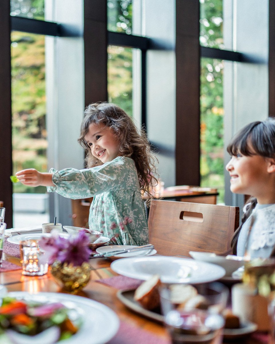 FSKyoto's tweet image. Slow down and savor Sunday, the Kyoto way. 🌿Set against an 800-year-old heritage pond garden, immerse yourself in a leisurely Sunday brunch in a relaxed pace. 毎週日曜日限定、サンデーブランチがまもなく登場します。🌿いつもより贅沢な日曜日を過ごしませんか。