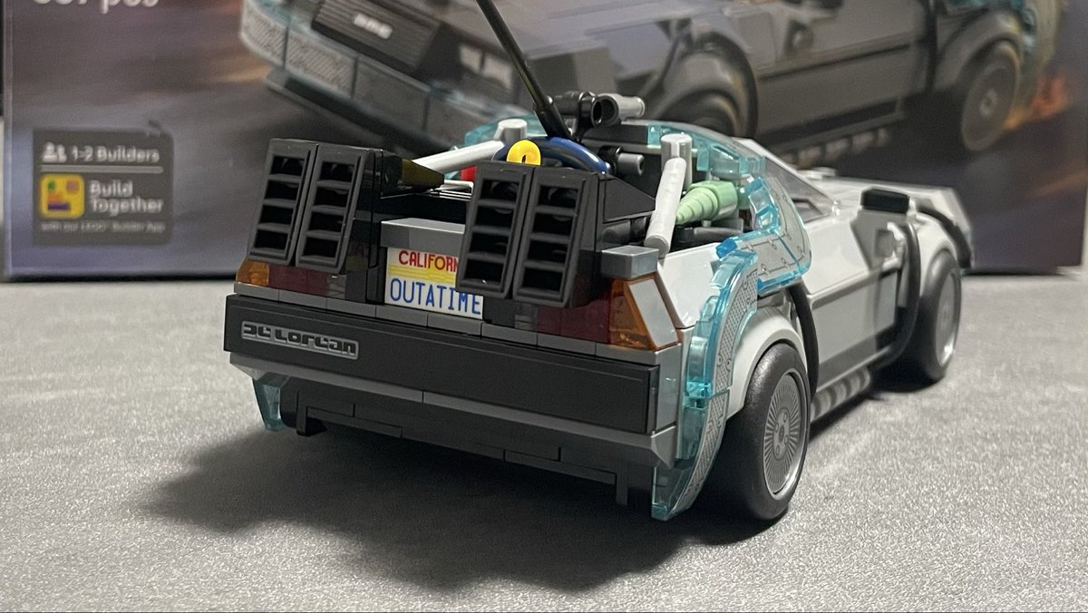 あけましておめでとうございます🎍 デロリアン完成しましたー♪ My