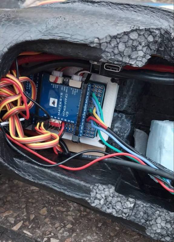 Russians complained about «residence attack», presenting as “proof” a MATEK H743 flight controller.
Problem: such controllers are used on small recon/strike UAVs (range up to ~150 km).
Distance to the residence: ~700 km.
🤷🏻‍♂️