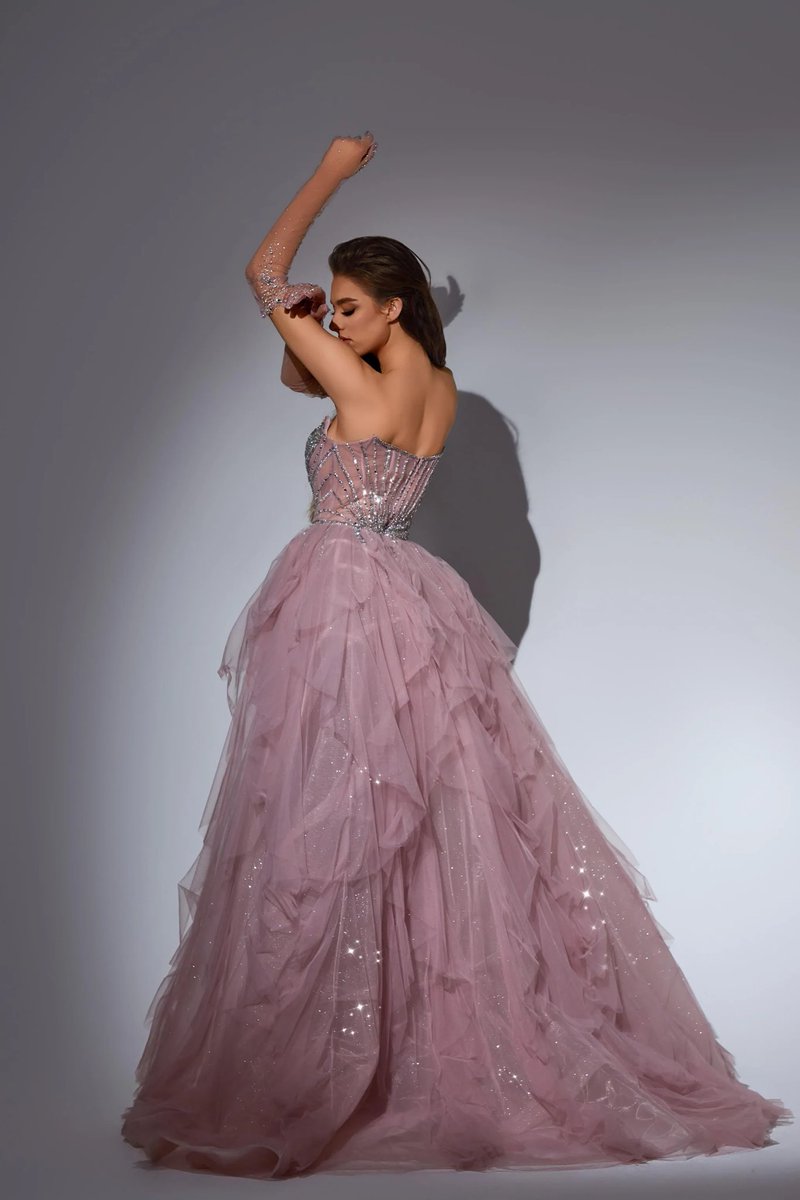 EmpireOpulent's tweet photo. ✨ Timeless elegance, elevated. Evening dress  Style LD11481 from our Crème de la Crème collection is designed for women who command the room — sculpted lines, refined luxury, unforgettable presence.  👑 Shop the look at https://t.co/meJdnYb4N9 #OpulentEmpire   #CremeDeLaCreme   #LuxuryEveningWear   #CoutureGown   #GalaDress