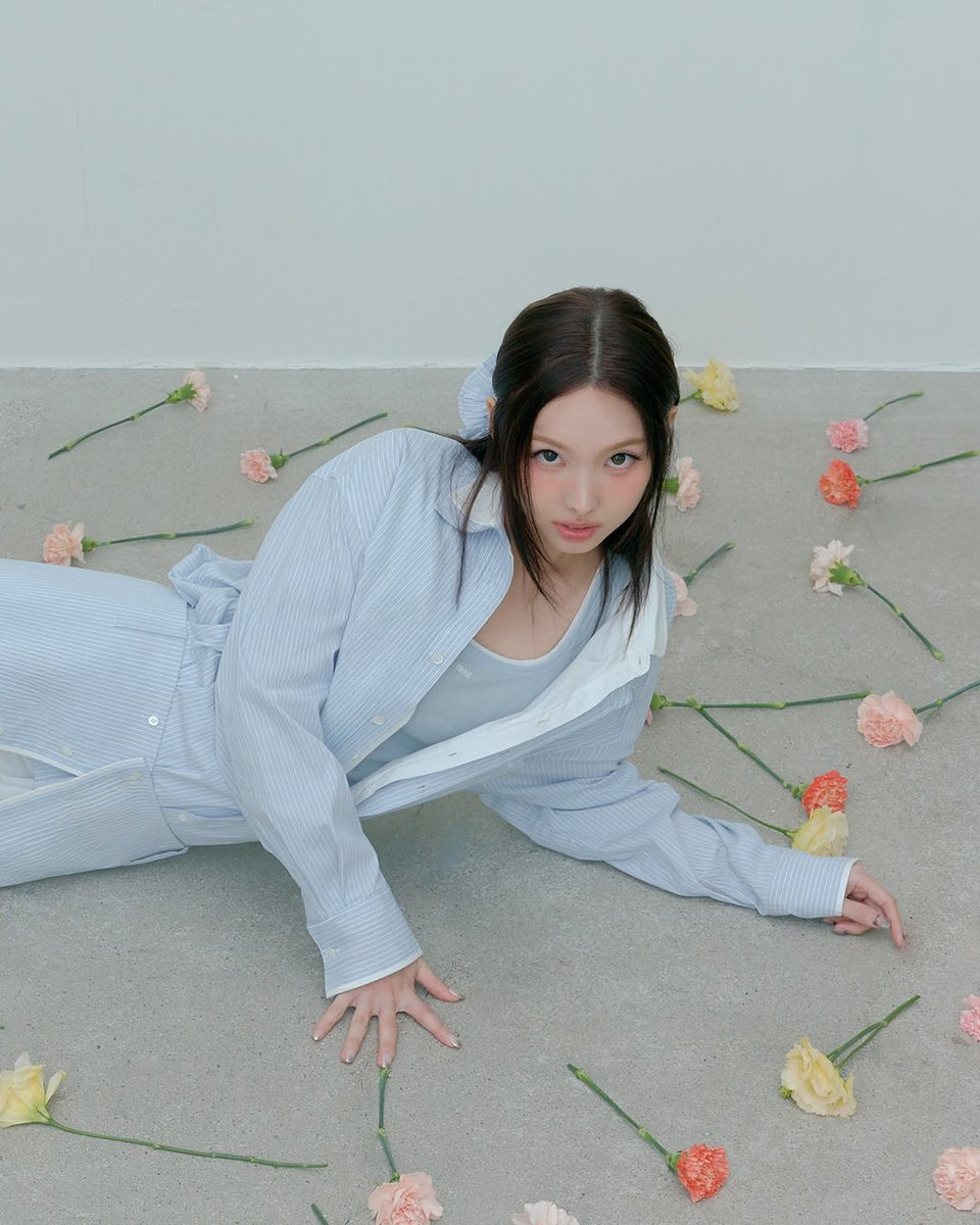 twnycute922's tweet photo. GROVE 2026 PS 나연🩵 

#나연 #NAYEON #ナヨン #트와이스 #TWICE https://t.co/hPQtx4V7zV