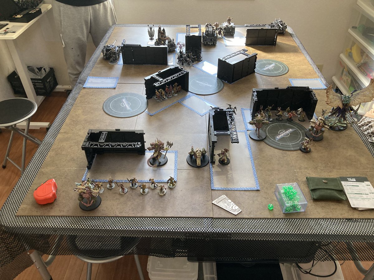 TeeGoZ's tweet image. レイアウト1
転換点
奪取と確保

 #40k初期配置備忘録