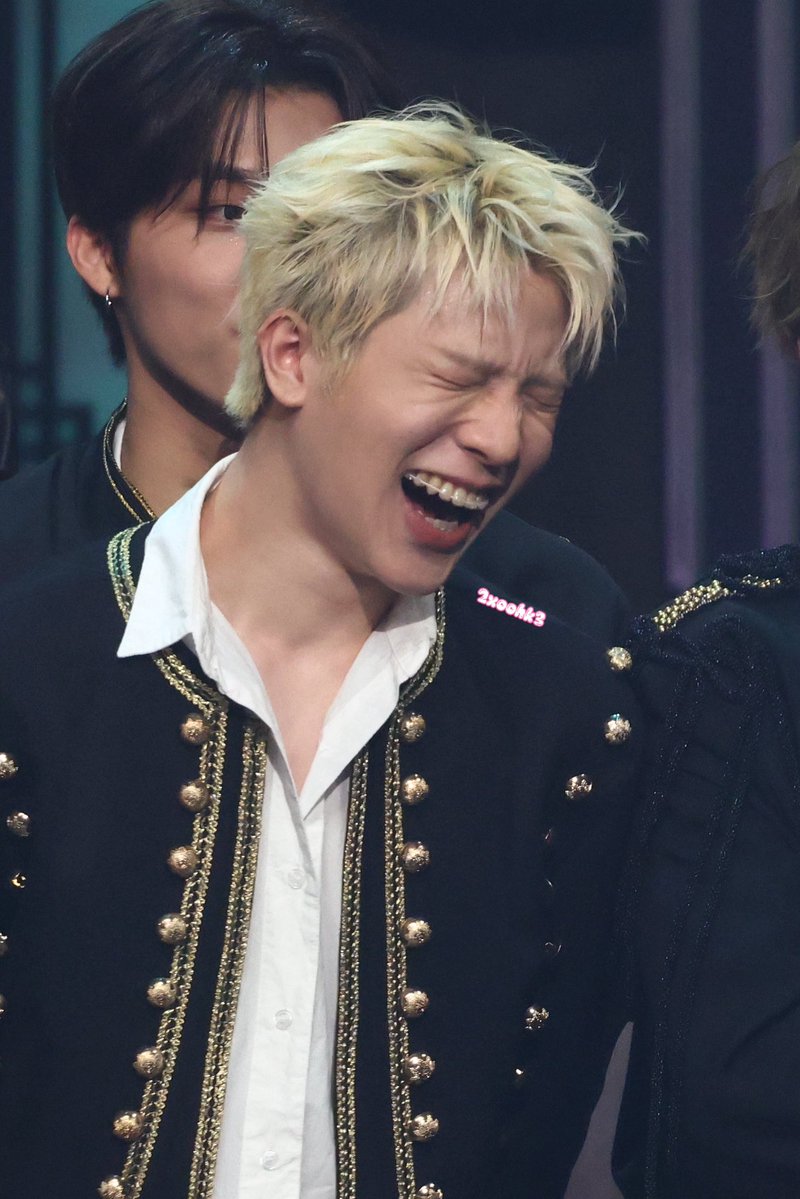 2xoohk3's tweet image. 260101  MBC 가요대제전 

😆😆😆😆😆

#TREASURE  #트레저 
#소정환 #JUNGHWAN #ジョンファン