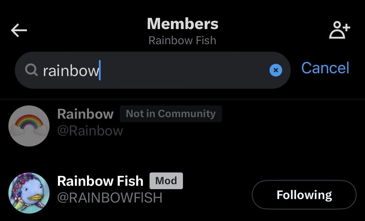 mastertrainerE's tweet image. Real fish vs fake fish. Other one is a poser 🫣😆