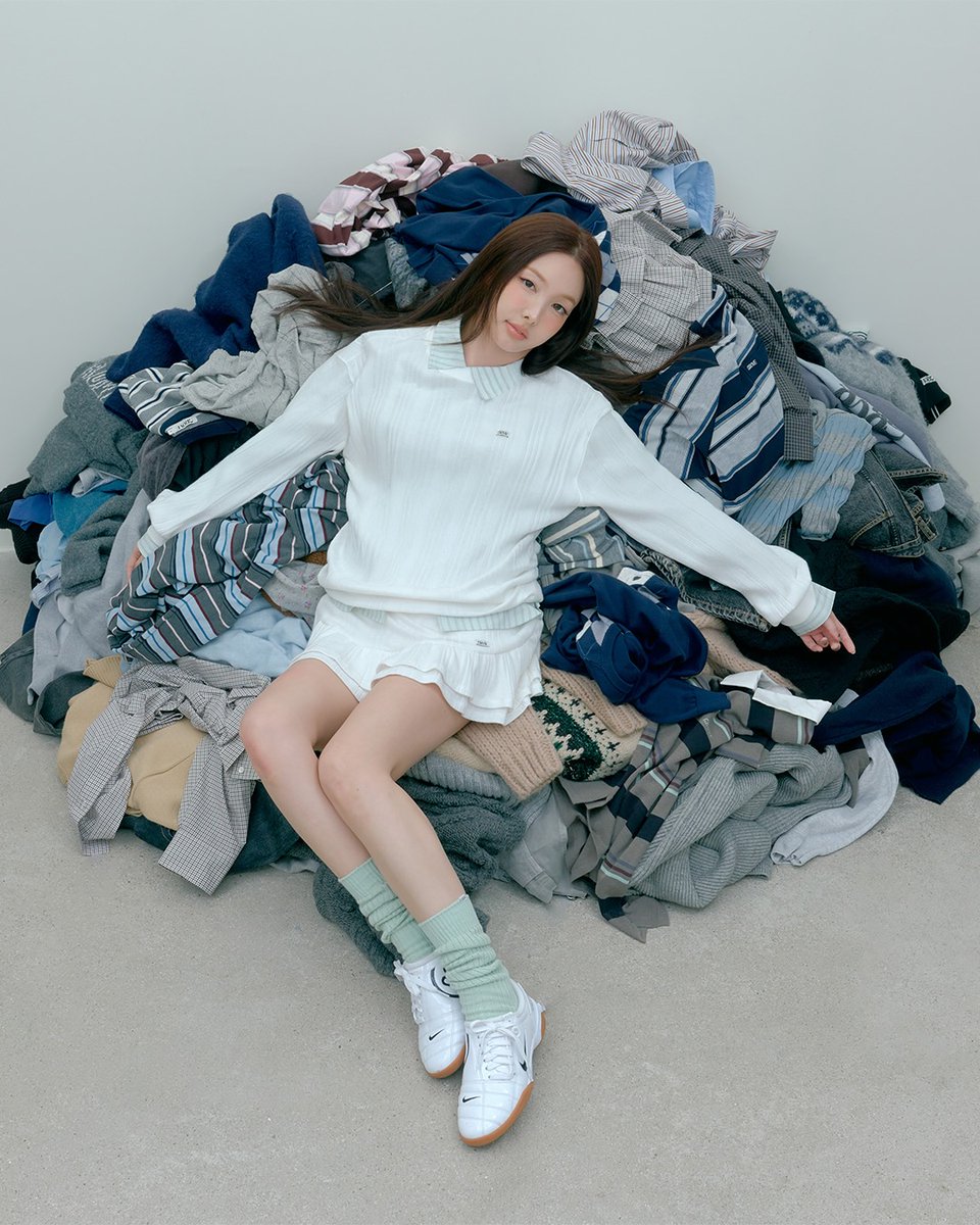 godmitzu's tweet image. NAYEON FOR GROVE 2026