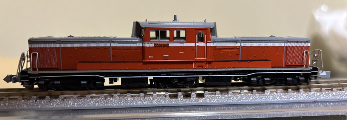 こんばんは。 KATO<7008-5>DD51 842お召機。 高崎車両センターに所属し