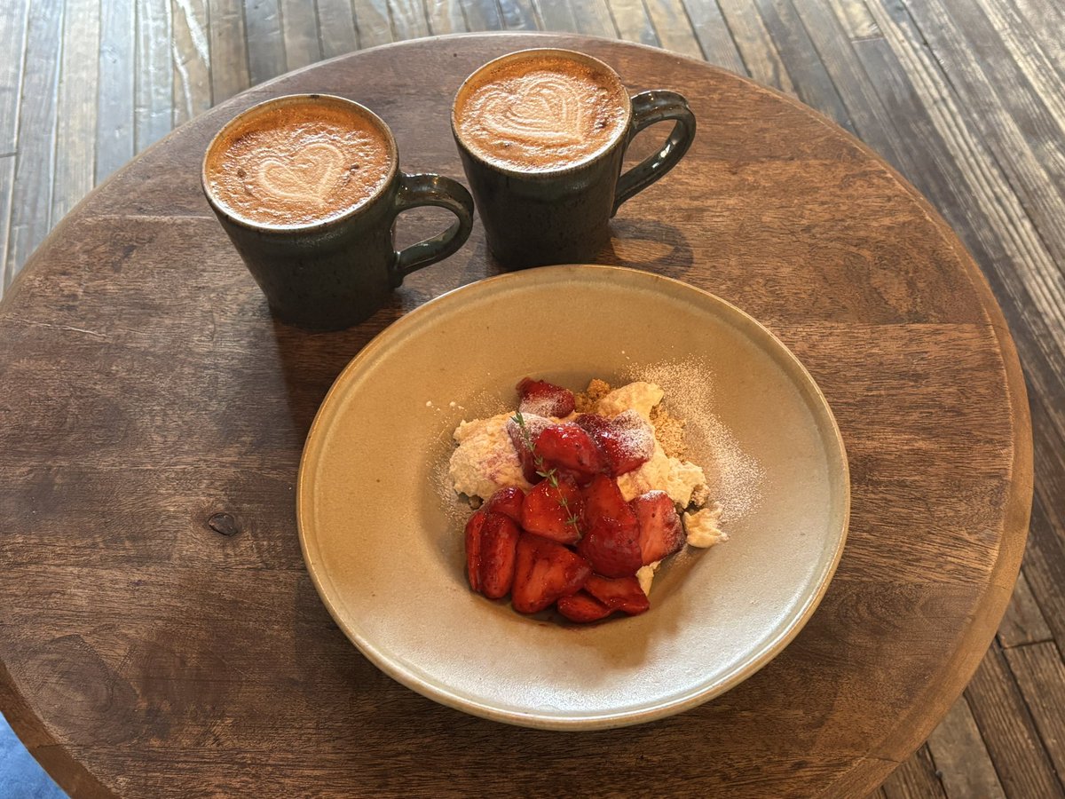 na_daily1's tweet image. 今年初カフェ (ˆ꜆ . ̫ . ).🎀

#日常垢