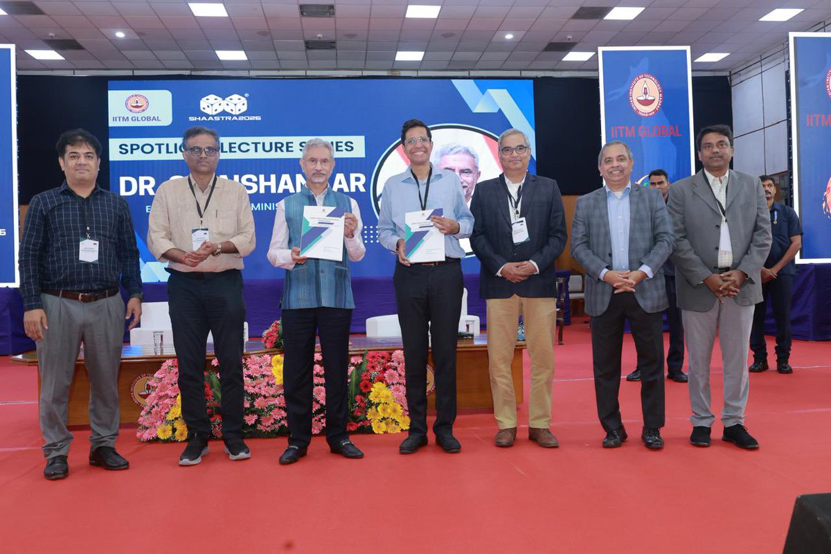 DeccanChronicle's tweet image. "Pleased to inaugurate the #IITMadras Global Research Foundation, an initiative aimed at strengthening the Institute’s international outreach.Also witnessed the exchange of MOUs between @iitmadras and leading industry, academic &amp;amp; government partners from multiple countries" -