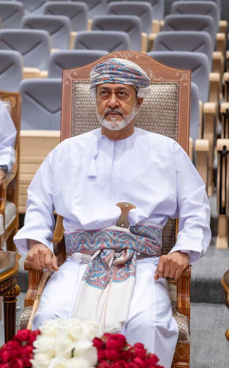 Khalid_Shukaili's tweet photo. 1- تراجع الدين العام.
2- تقليص العجز المالي.
3- نمو غير نفطي متسارع.
4- الوصول لمستوى الجدارة الاستثمارية بعد ارتفاع التنصيف الائتماني.

أرقام ومؤشرات مهمة جداً وتبشر بالخير .. قيادة وسياسة حكيمة رشيدة .. حفظ الله جلالة #السلطان_هيثم_بن_طارق ووطنا الغالي سلطنة عُمان.

 #ميزانيه_سلطنه_عمان2026