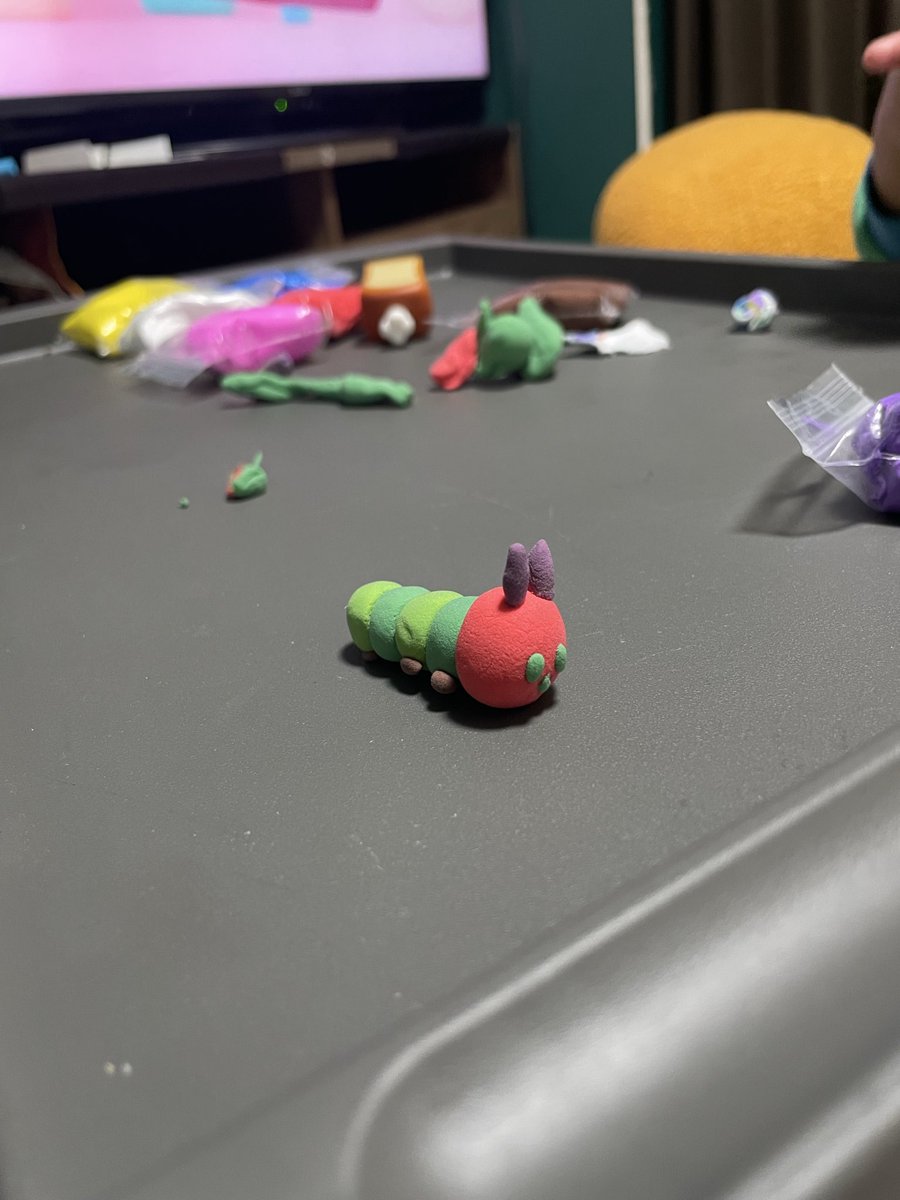 1回目は完成間近で分割されて 2回目でできたはらぺこあおむし