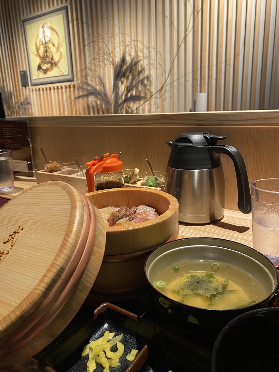 snow_raphael03's tweet photo. 久しぶり美味しいご飯食べに、ユキのママと天神に☺️✨❣️

初売りで買い過ぎて荷物大変だったけど、満足☺️✨✨❣️ https://t.co/mDSvfOItZ4