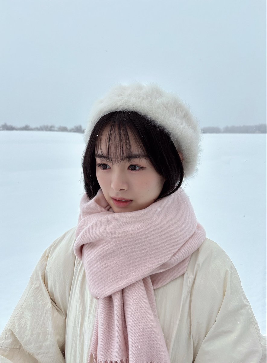 takakura_mooeka's tweet photo. あけましておめでとうございます！🤍
皆さんどんなお正月を過ごしていますか？

2026年も皆さんにとって素敵な1年になりますように…🤍
今年もよろしくね☺️❕

雪ん子になりました☃️❄️ https://t.co/zshAZICRrV