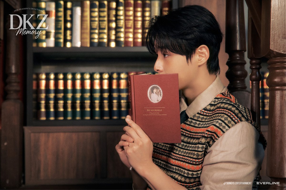 [💼]
DKZ 2026 SEASON'S GREETINGS [Memory] 

CONCEPT PHOTO - MINGYU

🗓 25.12.29 (MON) 17:00 ~ 26.01.02 (FRI) 23:59 (KST)
🔗 에버라인샵 (everlineshop.com)

#DKZ #디케이지 
#민규 #MINGYU
#DKZ_2026SG #Memory