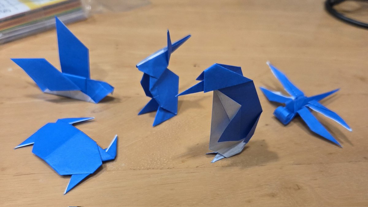 暇なら絵を描けばいいのに