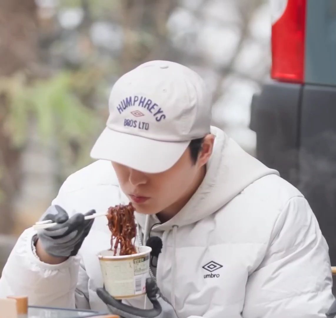 ____greatest's tweet image. 이 눈사람 왜 이렇게 뽀둥해!! 아 진짜 웃음 나와