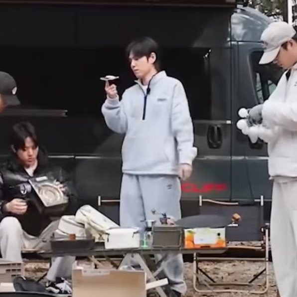 원필이님 혹시 저희모르게 계속새들고잇기미션<<이잇엇던걸까요?