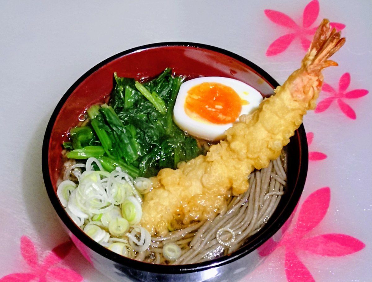 eye_red's tweet photo. 本日の夕食。
大晦日に食べ逸れたのを思い出したのでそばを作りました。
美味なり♪ https://t.co/er6c4UnSCB