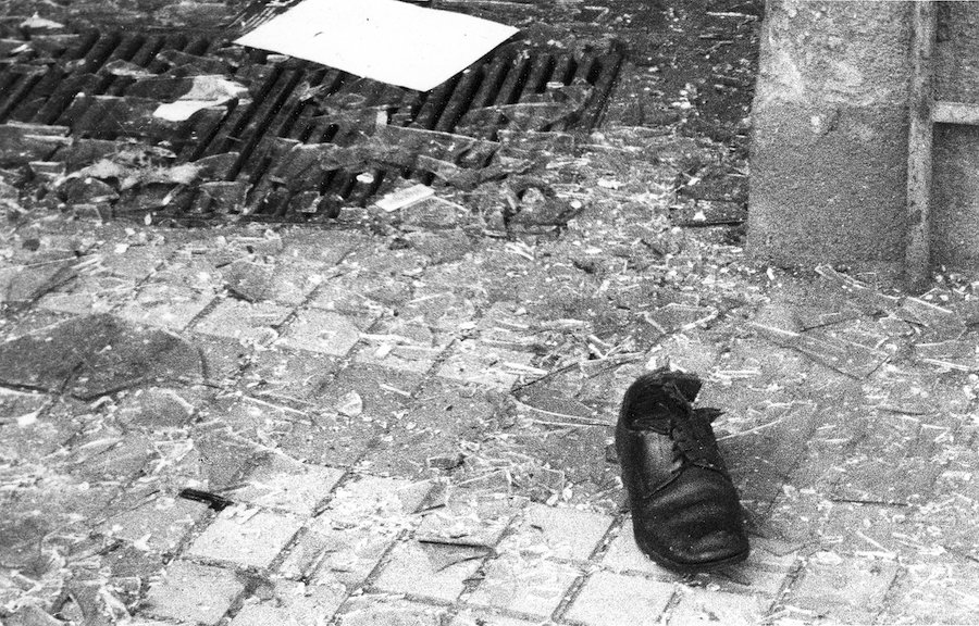 #TalDiaComoHoy de 1979 #ETA asesinó en #Pamplona al <a href="/policia/">Policía Nacional</a> y artificiero Francisco Berlanga al intentar desactivar una bomba en las oficinas de una inmobiliaria. Su cuerpo quedó totalmente irreconocible.
Perdió su vida para salvar la de otros
#heroes 

¡Esto era ETA!

🧵