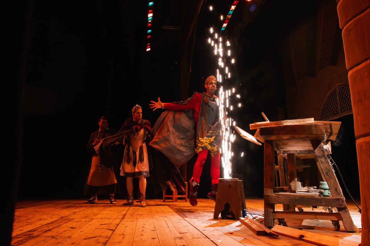 🎂 125 anys de 'El Bressol de Jesús', de Serafí Pitarra, a Berga.

🔥🐑🌟😈 Ens acompanyes a celebrar aquest aniversari? Encara ens queden tres funcions!

🎟️ elspastoretsdeberga.cat

#elspastoretsdeberga #pastorets #125anyspastoretsberga

📸 <a href="/qvegasm/">Queralt Vegas</a>