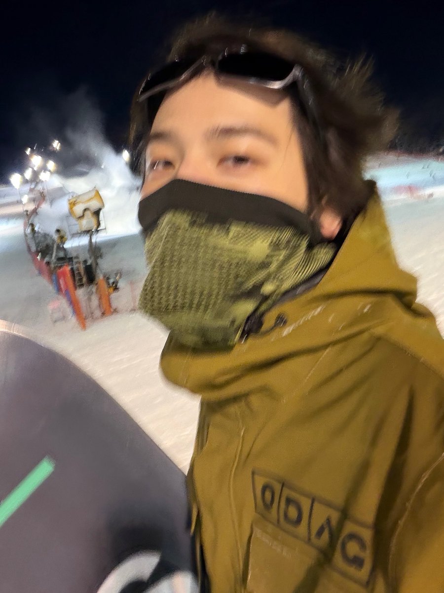260102 #SHINYU WV UPDATE 
#신유 #TWS #투어스

I love skiing*

* Japanese pronunciation written in Korean

(1/2)