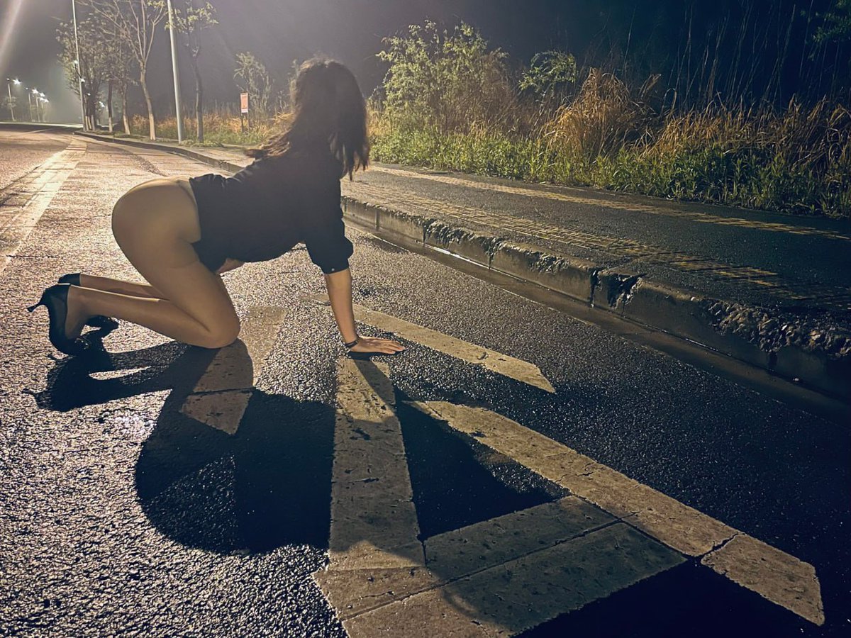 福利姬超分享的黄推图片3 - 网红私拍内容