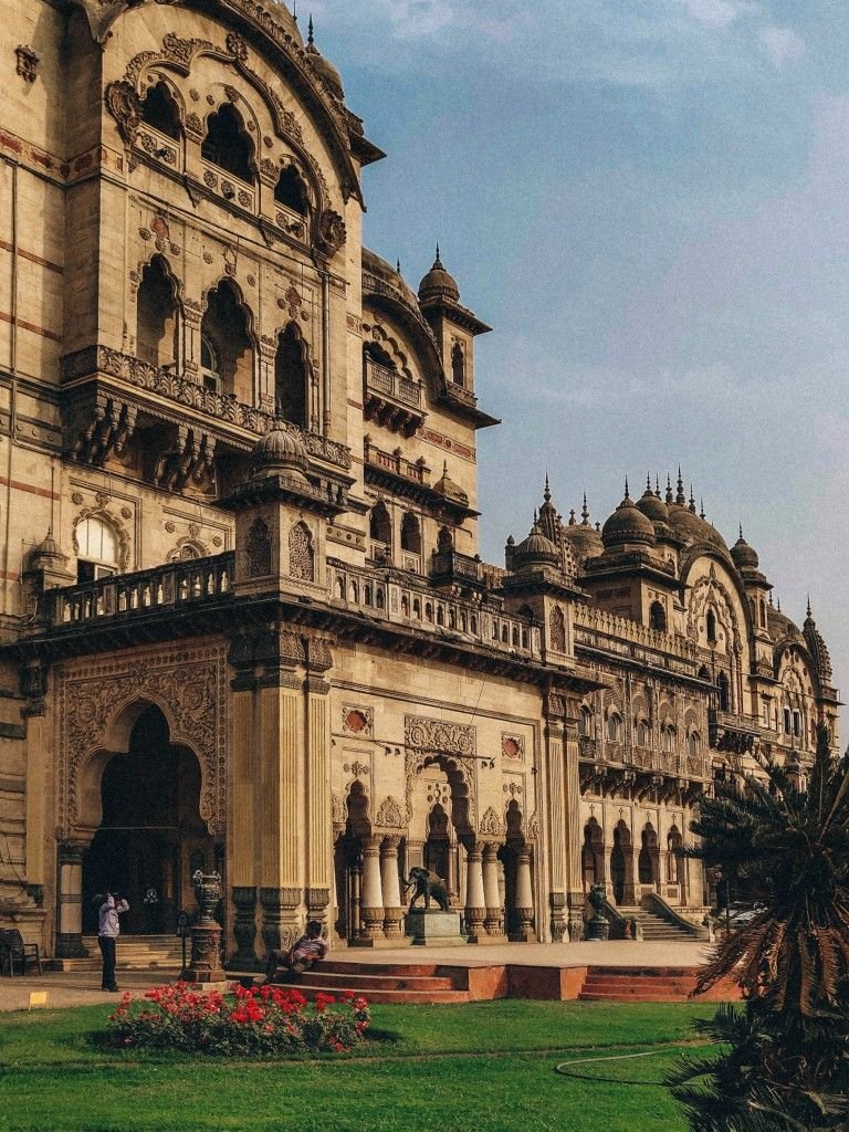 Aryavarta_story's tweet image. The magnificent Laxmi Vilas Palace: A stunning blend of Indo-Saracenic architecture.

Four times the size of Buckingham Palace