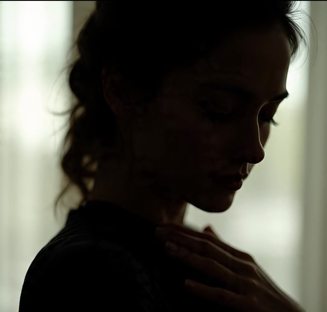 #vss365 #Abstraction #Prompt 

I loved you through
pure abstraction of longing
without names or edges….

You lived beneath ribs
as warmth not promise
only breath choosing me….

We know this feeling
being seen without explanation
and never asked to shrink….

#WritingCommunity