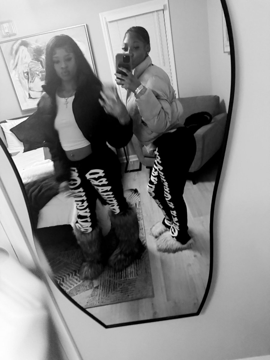 amfknicon's tweet photo. Money mission…BUNK LIFE💰

#atlanta https://t.co/K45fCVsB9u