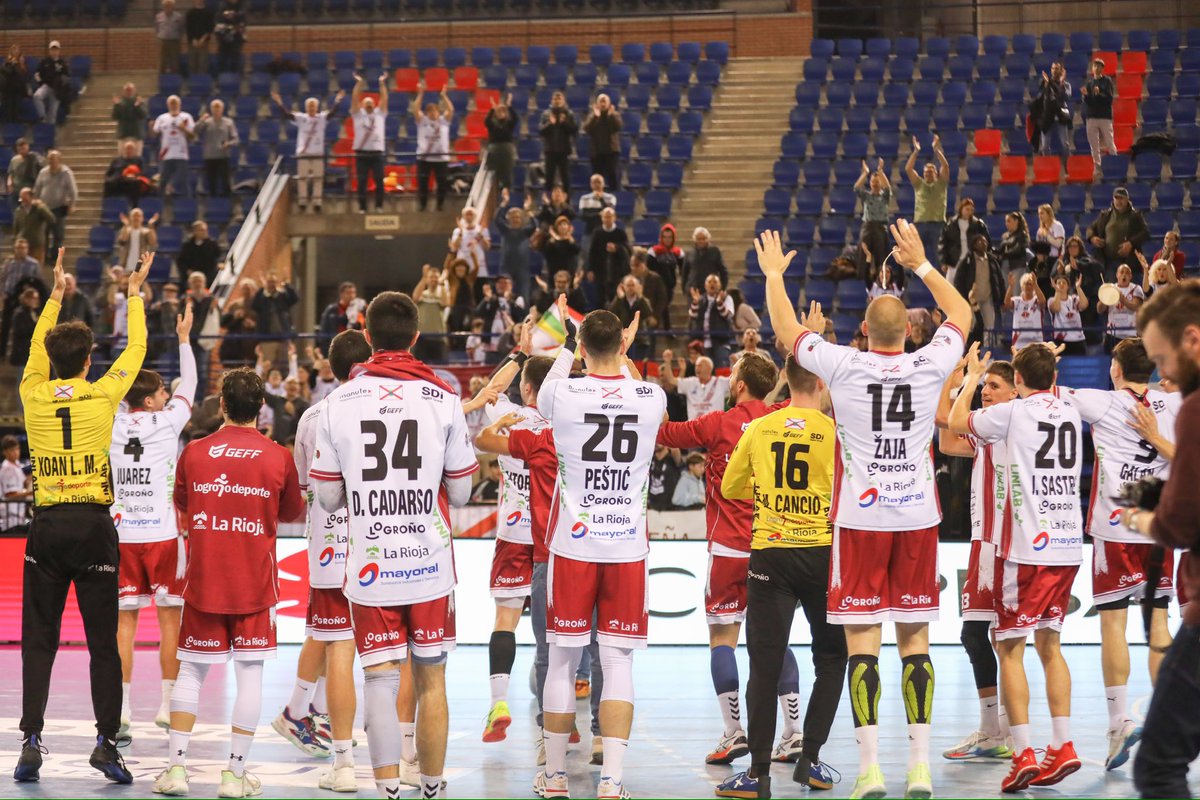 🫶🏻 ¡Franjivinos, feliz año nuevo!

Pronto novedades relativas a la campaña de abonados para la segunda vuelta. Mientras tanto, a disfrutar de estos días familiares.

Chhh, <a href="/ActualFestival/">Actual Festival</a>, os dejamos nuestra casa para que disfrutéis muchísimo hoy y mañana 🤜🏻🤛🏻

#Aganar🔥