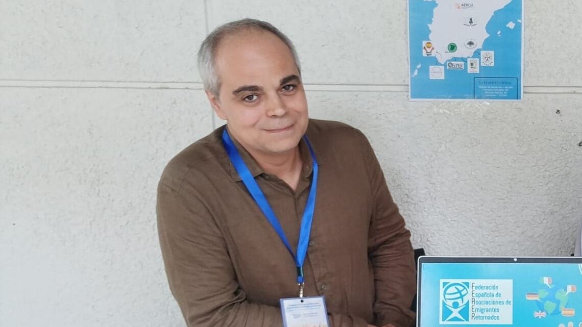 ⚪️Nuestra primera #Entrevista del año es para Emilio Almodóvar, presidente de <a href="/FEAER_Spain/">Federación Española de Asoc. Emigrantes Retornados</a>  

🗣️“Las asociaciones de retornados son el último recurso que tiene el emigrante cuando vuelve”↩️

🔗laregion.es/lri/emigracion…