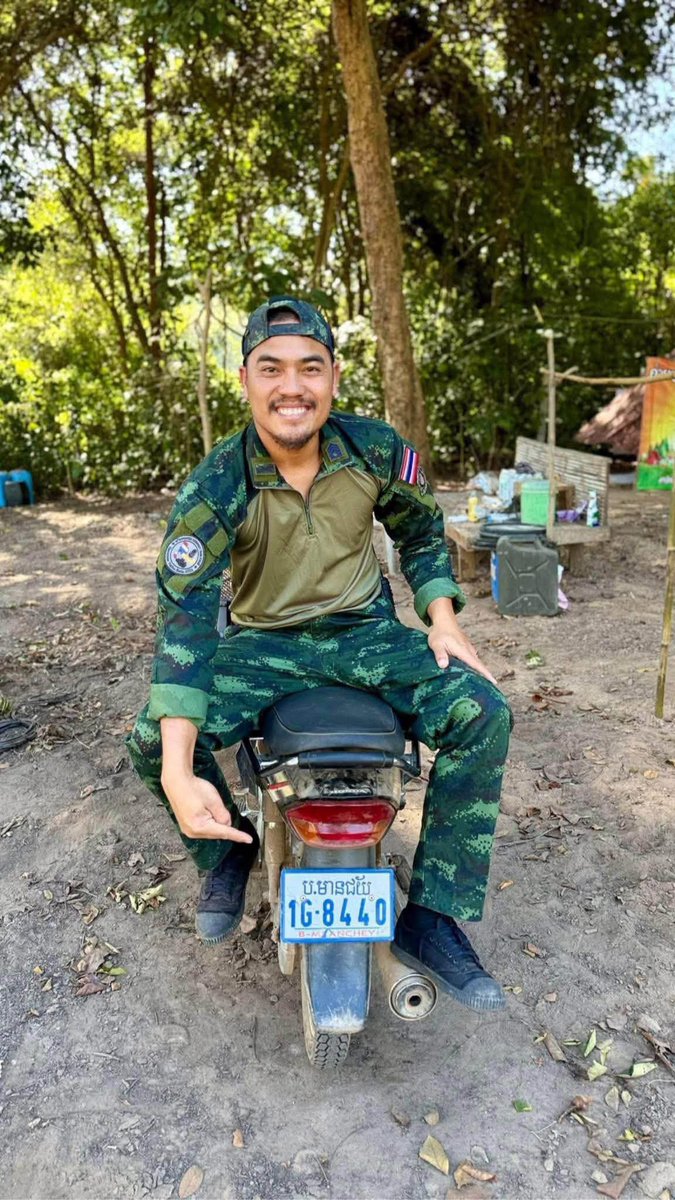 palamemon's tweet image. Thai people claim that they are a rich country, but look at their cheap soldier. Looting villager properties.

Thailand is a very cheap nation.