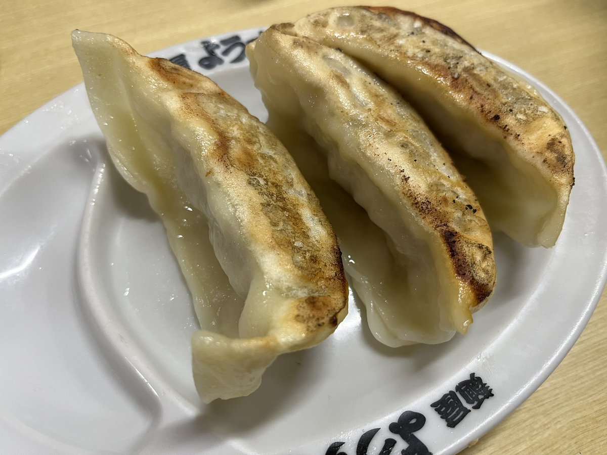 hinotsuchi6292's tweet photo. 麺屋ようすけ本店 何気に初来店
めちゃめちゃ待った甲斐があった美味すぎる😭
かぷちーのとずっと感動しながら食べてた https://t.co/pJNqU5Yjtr