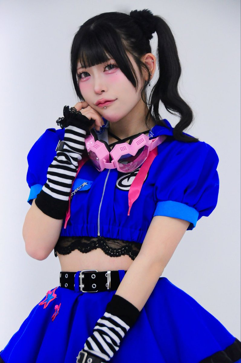 🆕個人アー写公開 】 ☆ 青色担当 ☆ 藍瀬 ろち (あいせ ろち) です