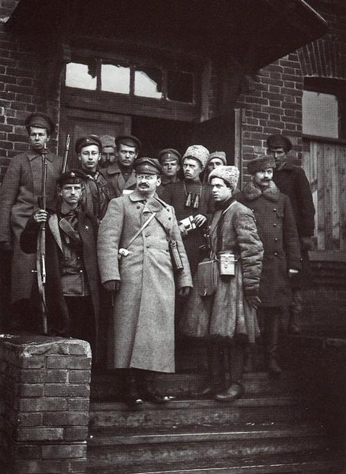 HistoryFoto's tweet photo. Лев Троцкий - один из создателей Красной армии. Россия. 1919 г. https://t.co/yQUYkzwpUd