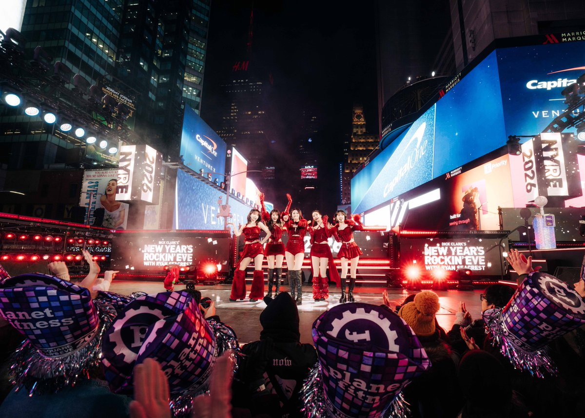 RockinEve's tweet image. The girls slayed the #RockinEve stage! 🍝 ​💘 @le_sserafim