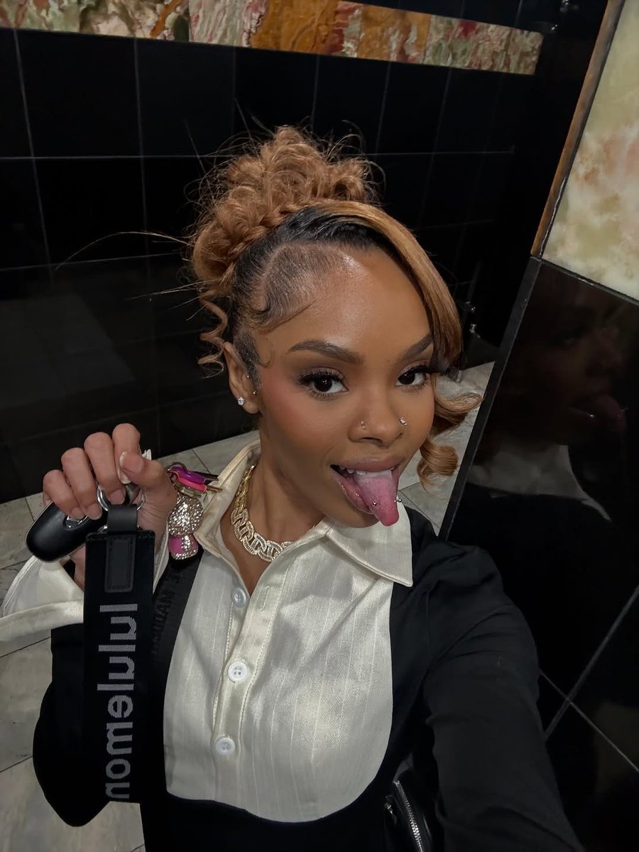 Sexy Rose 🏵️ tweet media