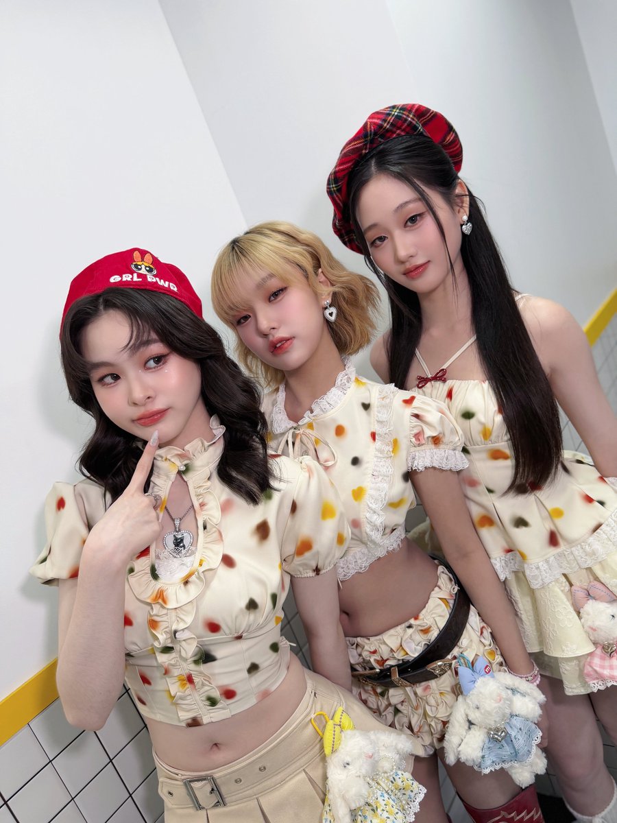 ily_official_th's tweet image. [ Photoset ˚.🎀༘⋆ ] #ILY_th at  ลานนมสามย่าน 2025 🥛🧸ྀི

📜 : 31 Dec 2025
🎪Samyan Mitrtown

ปาร์ตี้โนแอล จิบนมชมคอนเสิร์ตข้ามปี

#MitrVibes
#ลานนมสามย่าน #ลานนม
#สามย่านมิตรทาวน์
#SamyanMitrtown
#XOXOentertainment