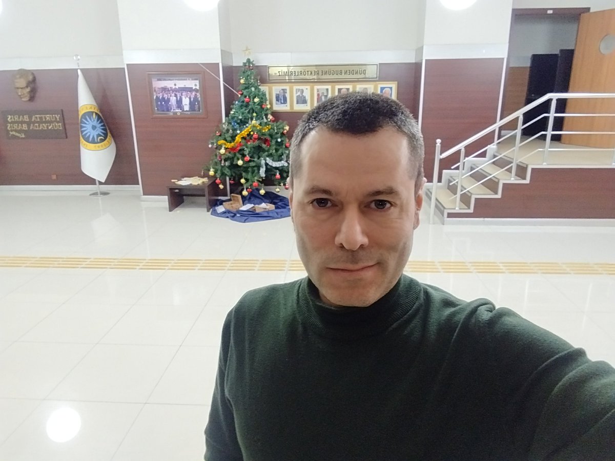 Siyaset bilimi ve uluslararası ilişkiler alanındaki çalışmalarıma bundan sonra 'doktora' seviyesinde <a href="/BeykentUnv/">İstanbul Beykent Üniversitesi</a> Lisansüstü Eğitim Enstitüsü bünyesinde devam edeceğim. Nice çalışmalar üretmek dileğiyle 😌✒️📚👨🏻‍🏫