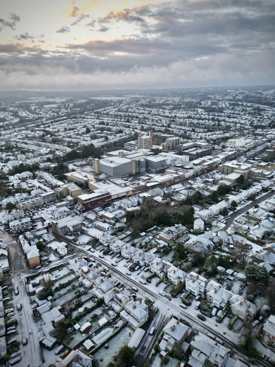 Orpington, SE London this morning. <a href="/MetJam_/">MetJam</a> <a href="/metoffice/">Met Office</a> <a href="/TheSnowDreamer/">London & Southeast 🔆</a>