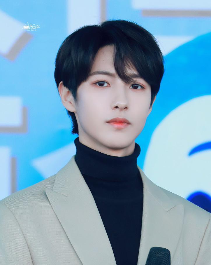 It's like a POV if Renjun is your 

prof at campuss              &amp;            laogong on date