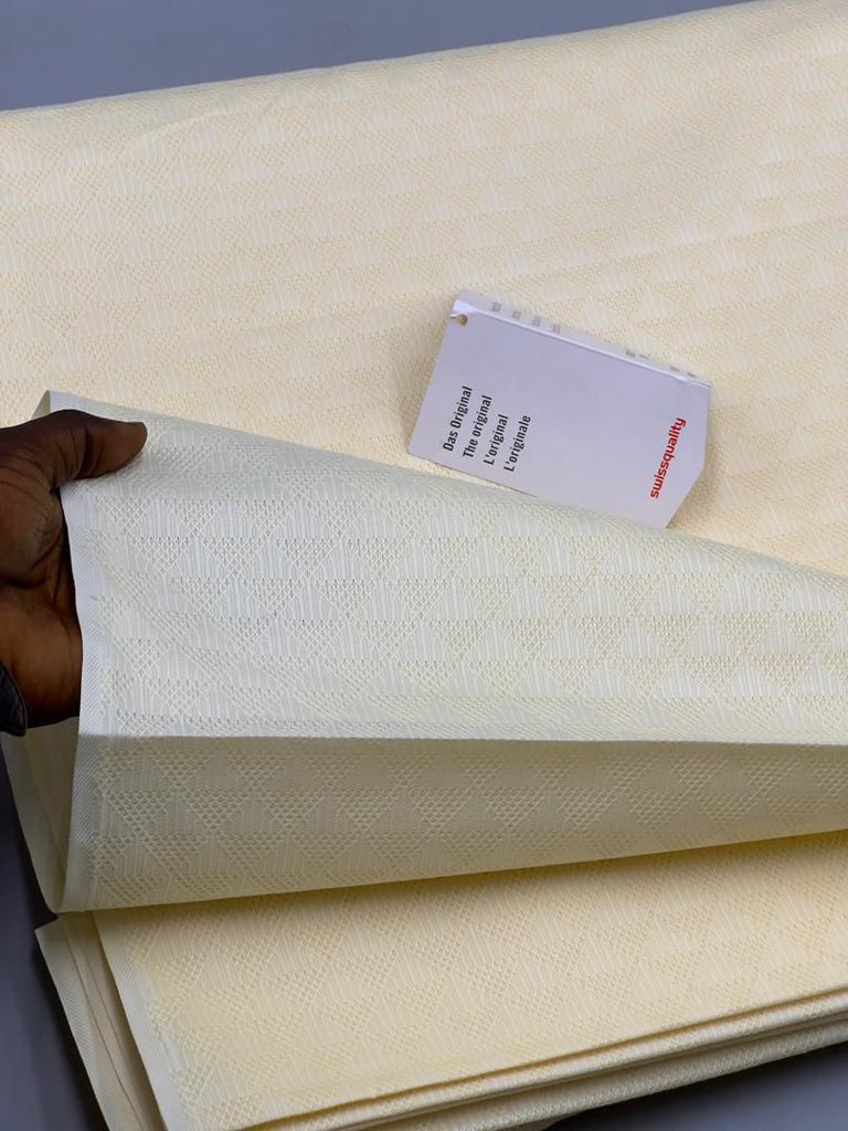 A_TeejayApparel's tweet image. End of year discount. 
10% discount off all fabrics

Marvel Swiss
N7,650 per yard till the 4th
N8,500 per yard normal price 
Call/Whatsapp 08109501155 
Available for Delivery Nationwide