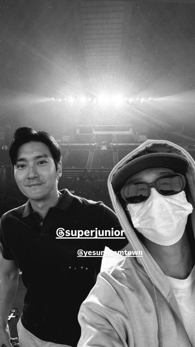 about_siwon's tweet photo. 📸 260102 yesung1106 ig story update with SIWON

#시원 #SIWON #최시원 #CHOISIWON 
@siwonchoi https://t.co/dNIM58MGTa